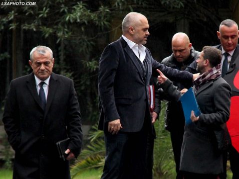 Erjon Braçe “shpërthen” kundër Qeverisë për ARMO-n: Kjo është një histori shantazhi e pengmarrje