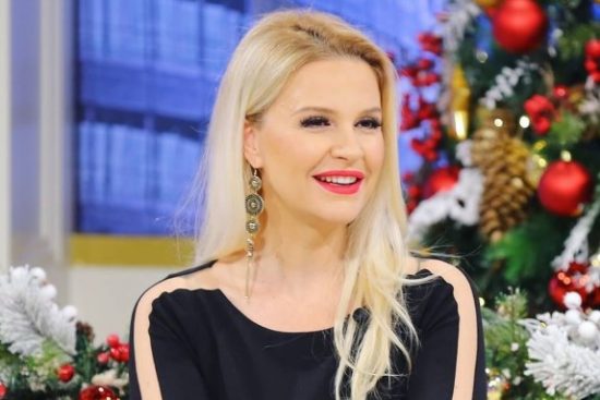 Rudina Magjistari lë ekranin dhe i dedikon familjes udhëtimin e paharrueshëm