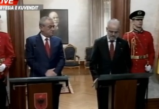 Kryeparlamentari Ruçi pret homologun nga Maqedonia: Ligji për gjuhën shqipe të miratohet sa më parë