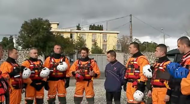 Kush janë 11 djemtë e Shkodrës që sfiduan përmbytjet