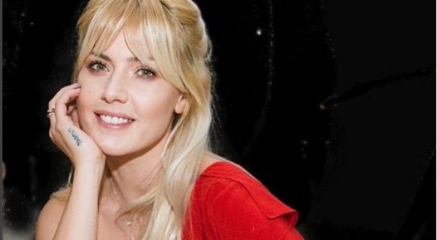 Olta Gixhari provokon e sapo zgjuar nga gjumi dhe pa pikë make-up