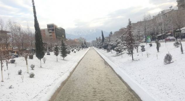 PARASHKIMI I MOTIT/ Nga nesër fillon i ftohti i acartë. Flasin meterologët edhe për fundin e muajit (DETAJE)