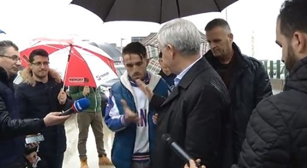 Çfarë u bë me djalin që u përlot në sy të ministrit Xhafaj?