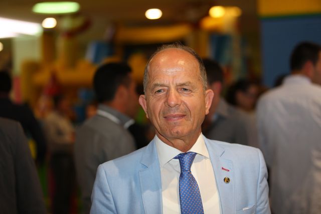 Sazan Guri komenton njerëzit kur shkojnë në dasmë: Ha të ngrëntë mortja…