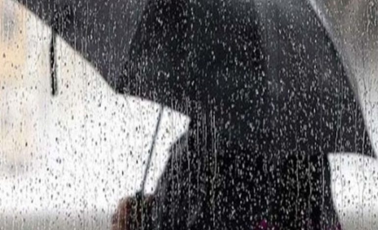 HARTA/ Ekspertët: Reshje intensive sot dhe nesër, nuk përjashtohet mundësia e përmbytjeve