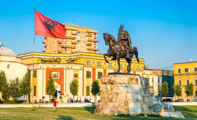 Shqipëria e fundit në Ballkanin Perëndimor në të ardhurat për frymë, e vetmja me përkeqësime