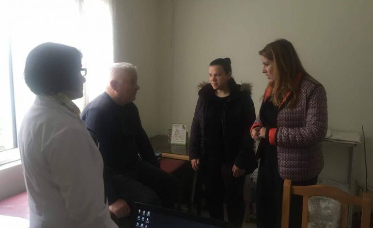 Përmbytjet/ Shëndetësia në gadishmëri, u vjen në ndihmë banorëve në Kamëz dhe Valias