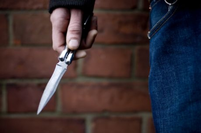 VLORË/ Godet me thikë të riun pas sherrit, arrestohet 17 vjeçari