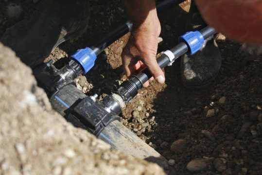 Qytetari nga Durrësi paguan prej 6 vitesh ujin, por ujë s’ka pasur asnjëherë