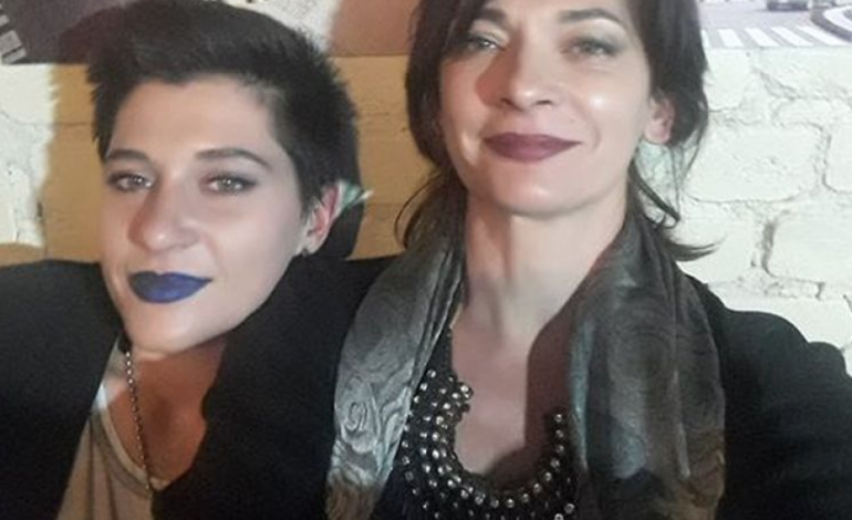 Habit vajza e Ema Andreas! Puthje lesbike me partneren e Bojken Lakos