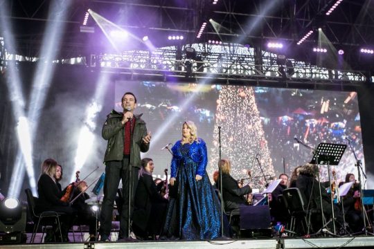 KRISHTLINDJET në Sheshin Skëndërbej, Veliaj: Do kemi Tiranën e ëndrrave tona