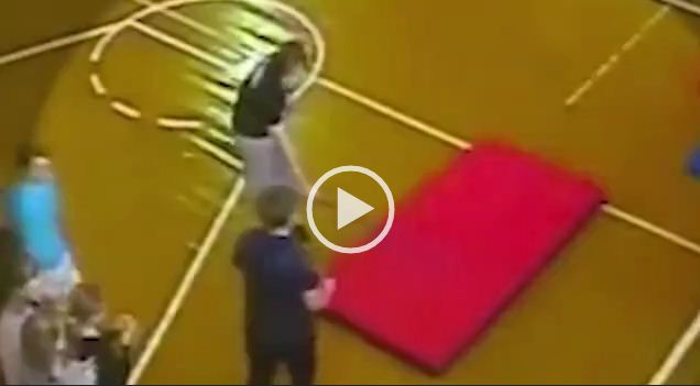 VIDEO/ Moment dramatik, nxënësi thyen shtyllën kurrizore në orën e fiskulturës