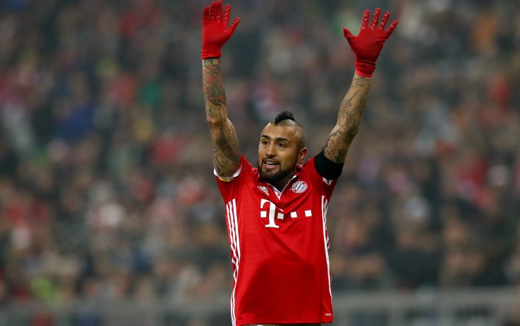 Vidal në shitje, skuadrat angleze “përveshin” mëngët