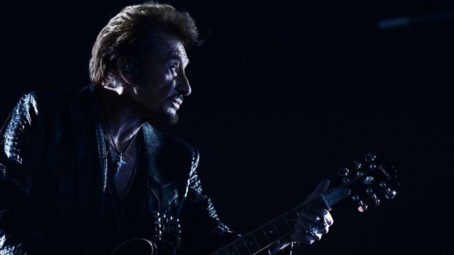 Shuhet në moshën 74 vjeçare ylli rrokut francez JOHNNY HALLYDAY