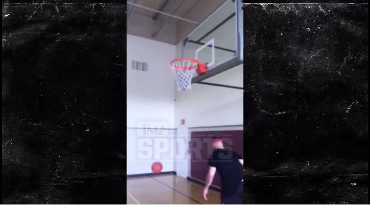 Justin Bieber u mundua që të fitojë një ndeshje basketbolli, por … (FOTO)