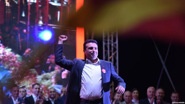 Përplasja 26 vjeçare me Greqinë për emrin, kryeministri i Maqedonisë hap rrugë: I gatshëm të tërhiqem