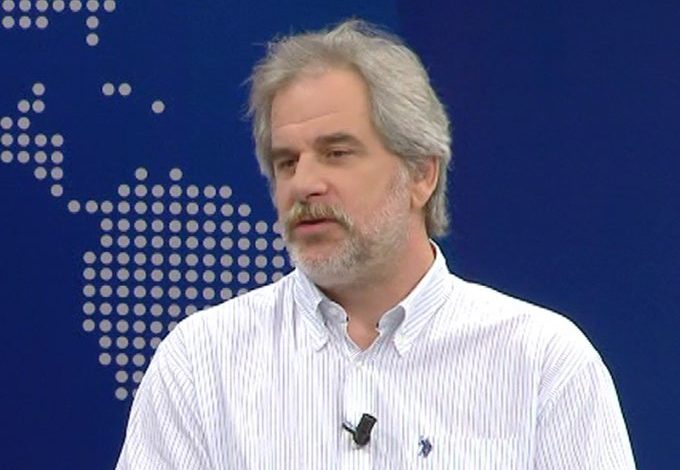 Artur Zheji: Brukseli na i “preu gjunjët”, na tha që mirë e kemi këtë çoban edhe për katër vjet