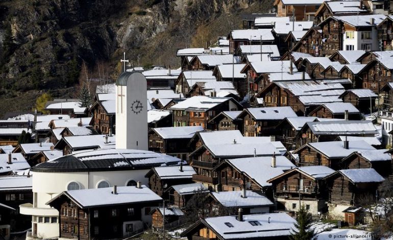 Emigrant në Zvicër ku të japin 70 mijë franga shpërblim? Dale djema dale, se dardha e paska bishtin prapa…