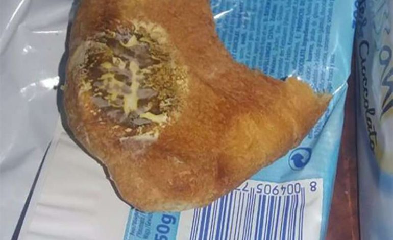 “Hëngra treçerekun e moltos përgjumësh dhe kur e pashë…”