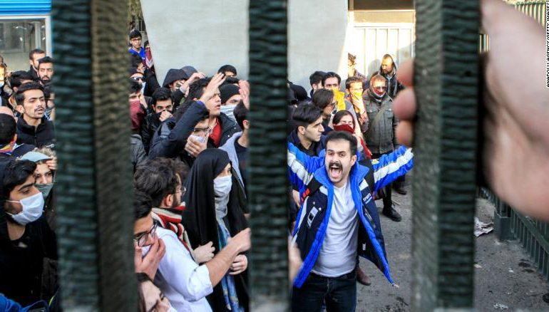 Shkon në 22 numri i viktimave gjatë protestave antiqeveritare në Iran