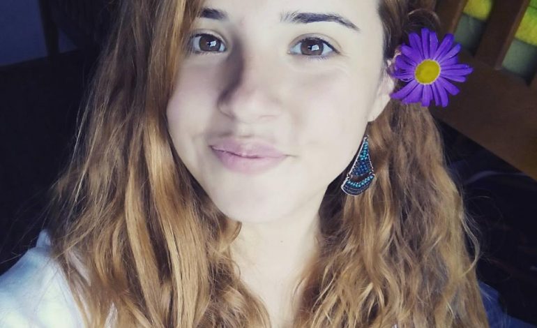 Goditi Lindita Nikollën me salcë, rrëfehet Mirela: Njoh studentë që jetojnë me dy byrekë në ditë