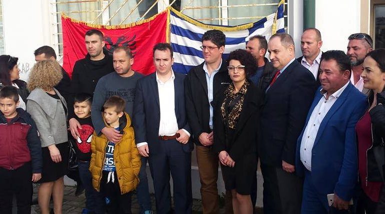 MËSIMI NË GJUHËN SHQIPE/ Grekët e revoltuar, i kyçin derën shkollës: Ne nuk i …