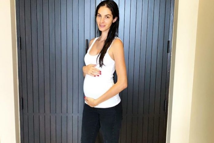 Nëse je shtatëzënë dhe në shtëpi, përdore dhe ti barkun si Emina (FOTO)