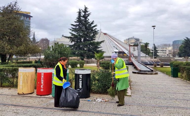 FOTOT/ Të tjerët festonin, ata sakrifikuan. Njihuni me heronjtë e qytetit