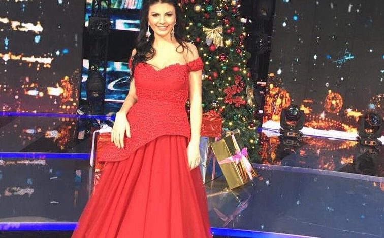 Rudina Dembacaj i bëhet “makth” Bert Aliajt, i shkon në shtëpi dhe… (FOTO)