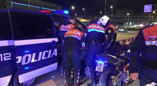 TIRANË/ Ana tjetër e festës. Dy policë përfundojnë në spital, u goditën nga dy të rinj të dehur
