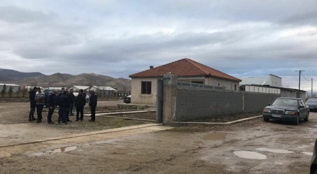 Gjendet letra e pronarit të vetëvrarë të pularisë në Korçë: “Ma bëj hallall, i kërkoj falje…”