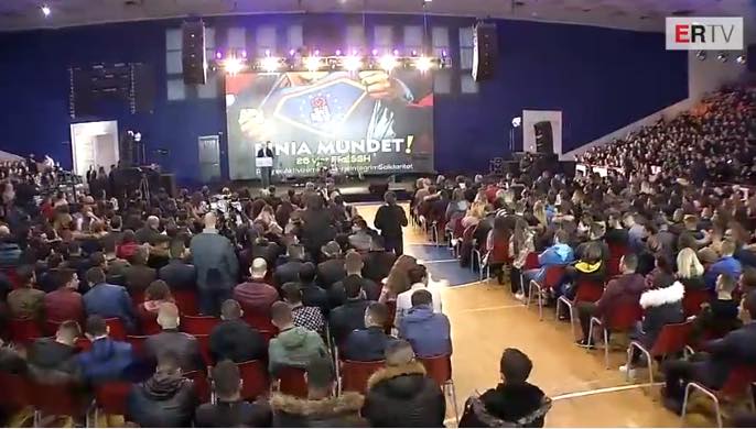 Kreu i FRPD fton të rinjtë e FRESSH në protestë: Partitë i kemi veç, Shqipërinë e kemi bashkë