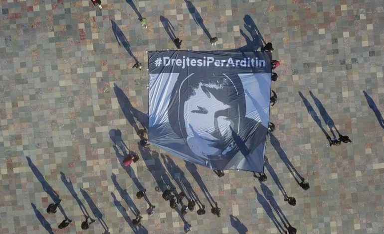Pamjet me dron NGA SHESHI: Çfarë po ndodh pak para protestës (FOTO)