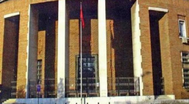 KREDIA BANKARE/ Në stanjacion për individët dhe biznesin