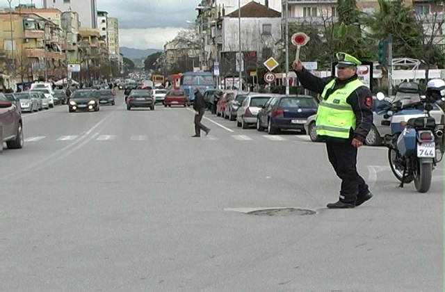 PORTRET/ Kush është efektivi i policisë rrugore, 56-vjeçari që u arrestua për korrupsion (DETAJET)