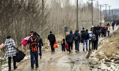 Rinia shqiptare drejt BE e SHBA, vitet me fluksin më të madh të eksodit