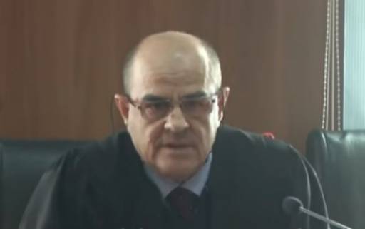 Liroi Alket Hatinë, Gjonaj kërkon shkarkimin e gjyqtarit Petraq Curri