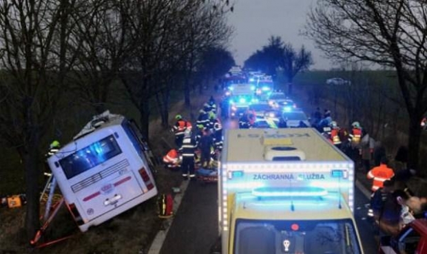 Aksidenti “horror” i autobusit në Pragë/ Tre të vdekur dhe 45 të plagosur (FOTO)