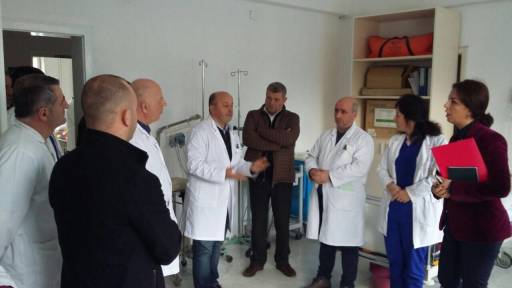 Spitali i Dibrës mungesa në mjekë, e merr në patronazh QSUT