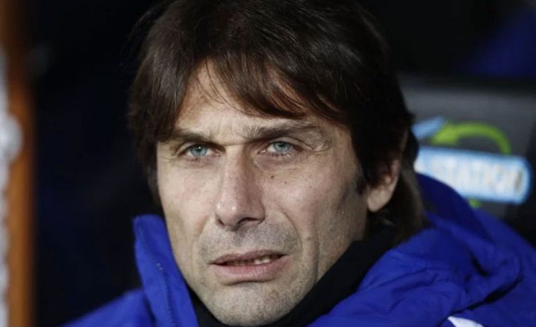 Conte i kundërpërgjigjet akuzave të Mourinhos: Ai është një burracak!