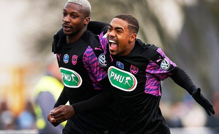 Arsenal sfidon Manchester United për talentin e Bordeaux