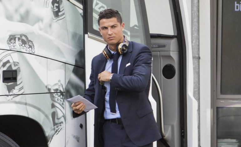 Record: Perez dhe Real Madridi pranojnë oferta për Ronaldon