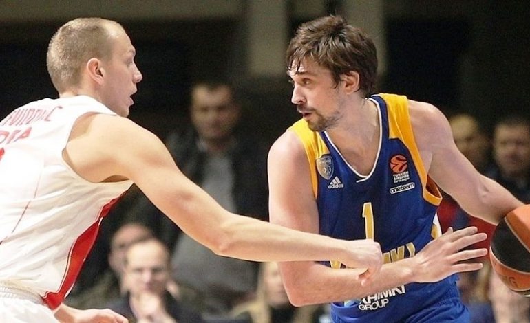 Olympiacos sërish në krye, Valencia fiton derbin me Barcelonën