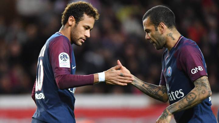 Alves tregon pse Neymar iku nga Barça: S’mund të rrinte në hijen e …