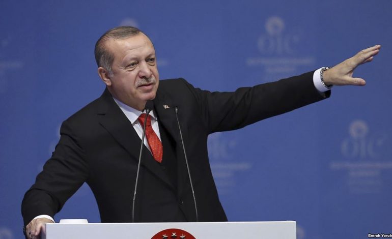 Presidenti i Turqisë Erdogan i përkushtuar për pastrimin e “terroristëve”