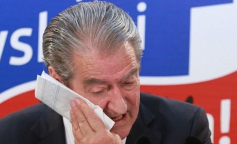 Berisha humbet njeriun e afërt: Është një lamtumirë e dhimbshme (FOTO)