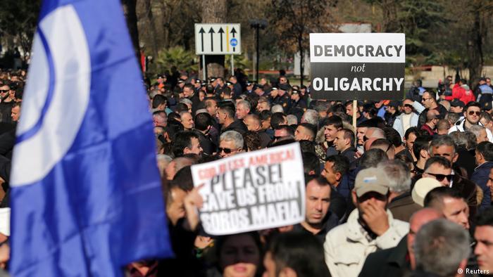 “Deutsche Welle”: Në protestë ishin 8-10 mijë vetë. Por, munguan qytetarët e zakonshëm…