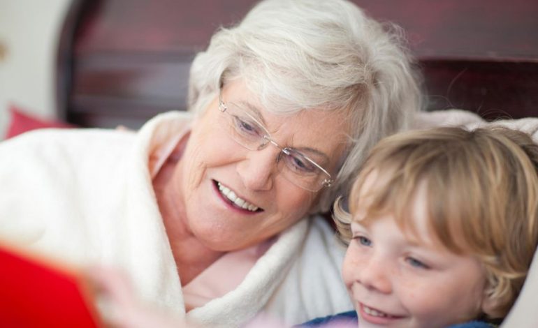 Gjyshet kanë një rol shumë të rëndësishëm në jetën e një fëmije. Ja arsyet pse