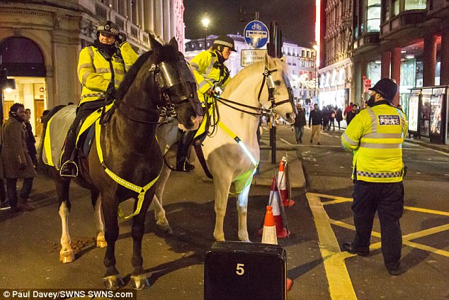 “Nga policët me qen, deri tek ato me kuaj”/ Londra feston e blinduar 2018 (FOTO)