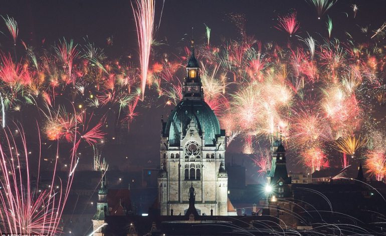 PAMJE MAHNITËSE/ Viti i Ri 2018, Kryeqytetet më të mëdha të botës ofruan imazhe të paharrueshme